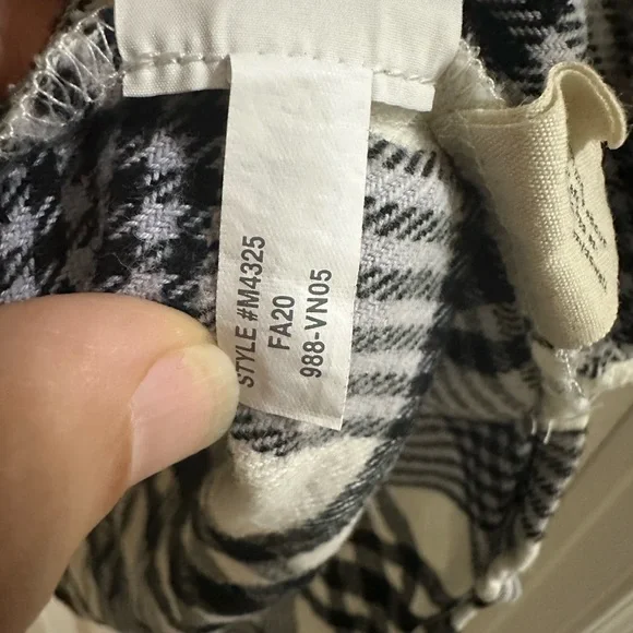 EUC Madewell Flannel Shirt in Black and White Plaid size Medium - Picture 2 of 6